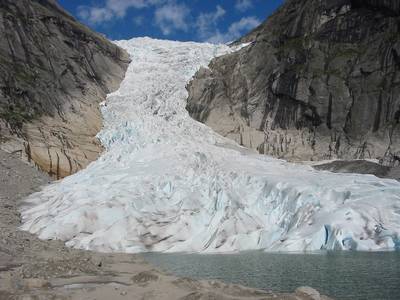 Briksdalsbreen.jpg